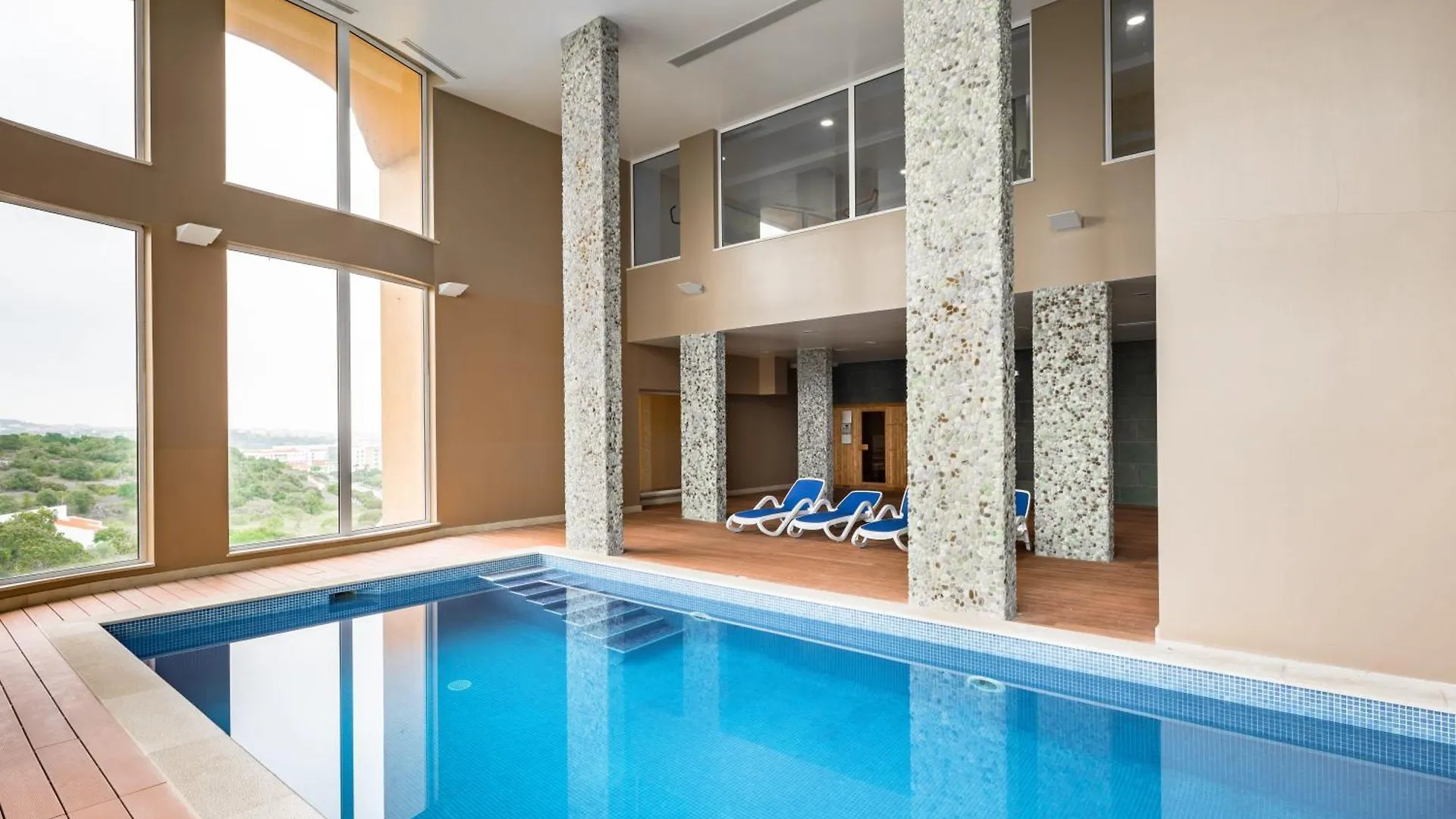 Pool And Sea View Apartment Lagos Portugal