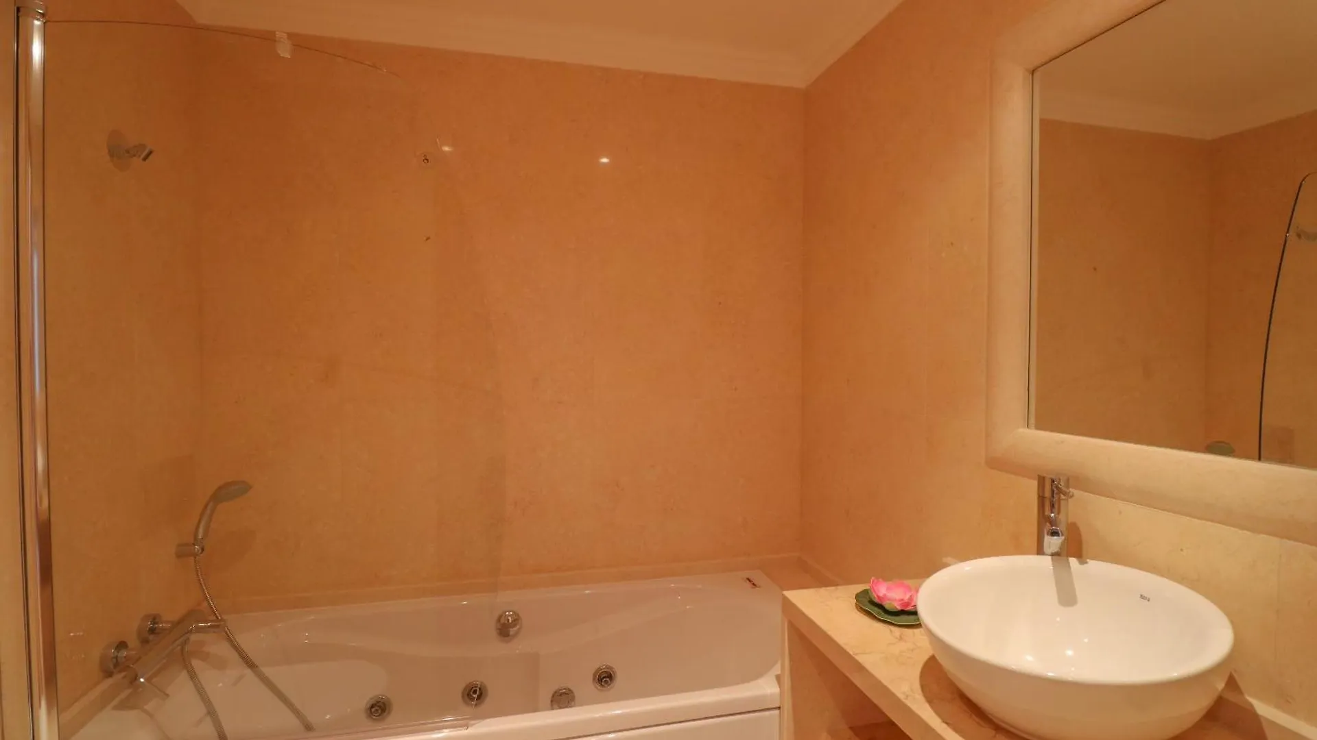Pool And Sea View Apartment Lagos