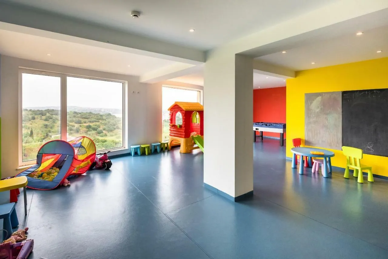 Pool And Sea View Apartment Lagos